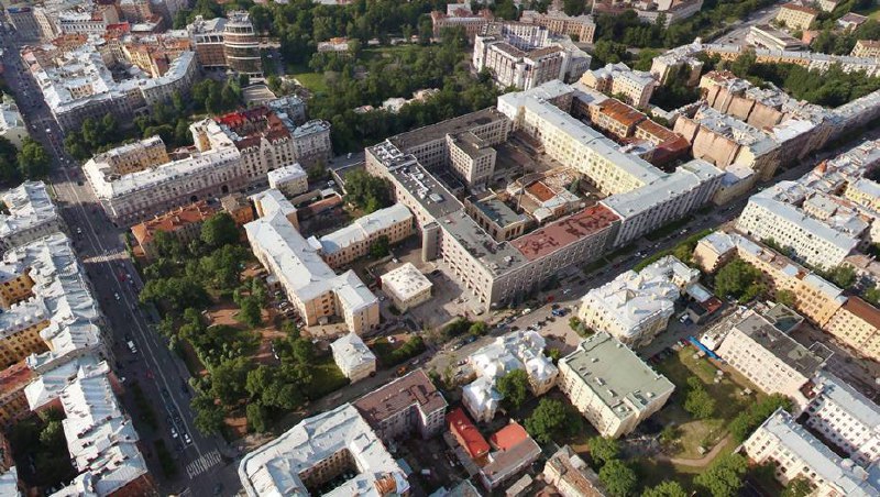На Петроградке началась застройка территории бывшего завода