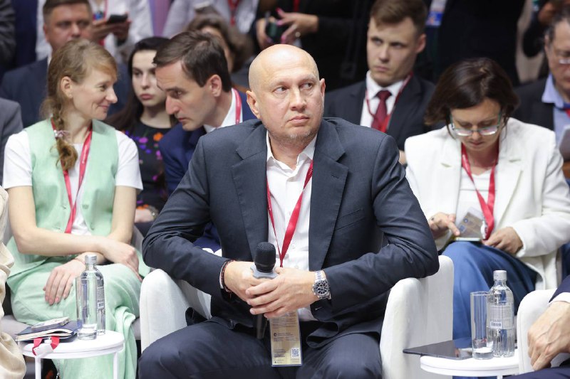 Обсуждение стратегий развития строительной отрасли на круглом столе Росконгресс