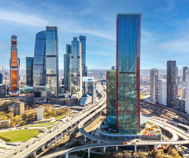 Архитектурные инновации: использование цветных стекол в башнях iCITY