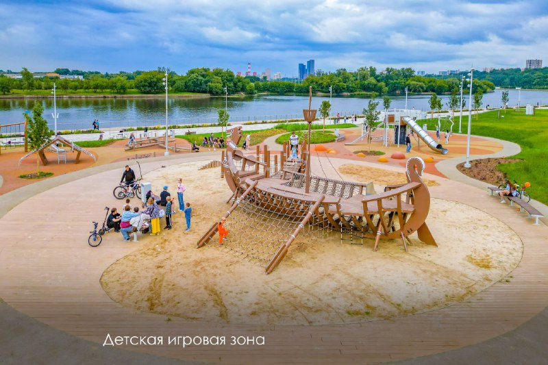 Открытие новой пешеходной набережной и благоустройства в Коломенском