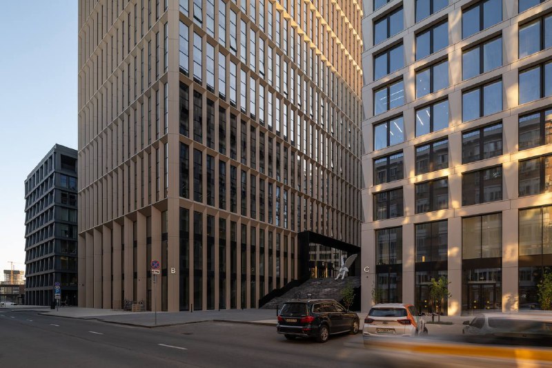 Заполнение офисного комплекса Stone Towers на Белорусской составляет 50%