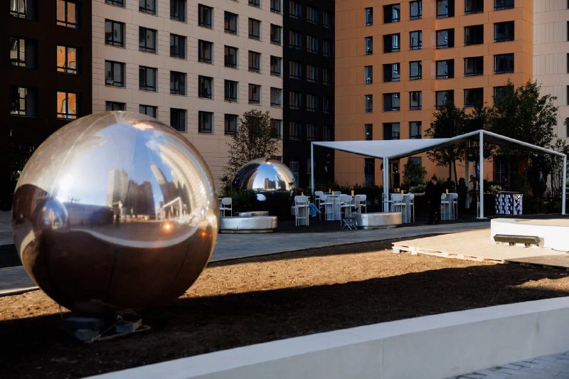 Инновационный показ мод в жилом комплексе Sky Garden от российского бренда Masterpeace