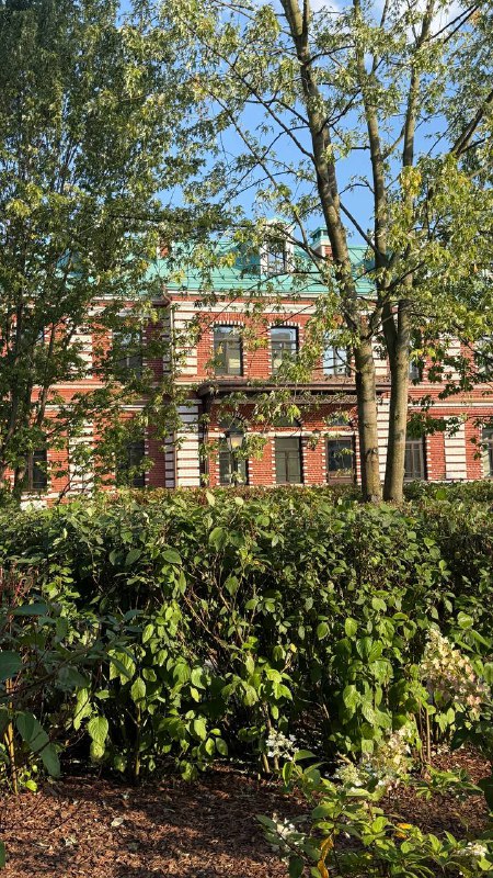 Элитная реставрация исторической усадьбы в Москве и её превращение в престижное жильё