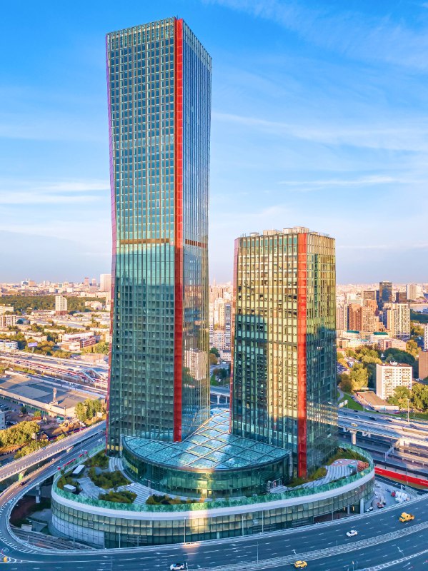 Парковка в бизнес-центре iCITY оснащена зарядными станциями для электромобилей