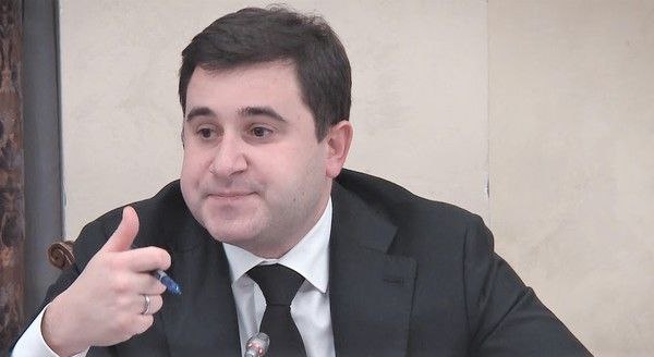 Минстрой ищет механизм поэтапного отмены моратория на неустойки для застройщиков с 2026 года