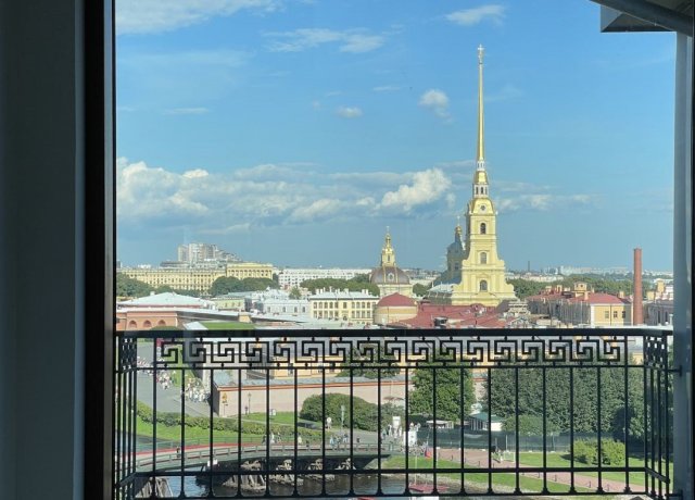 В Санкт-Петербурге выставлена на продажу роскошная сталинская квартира площадью 607 м² за более чем миллиард рублей