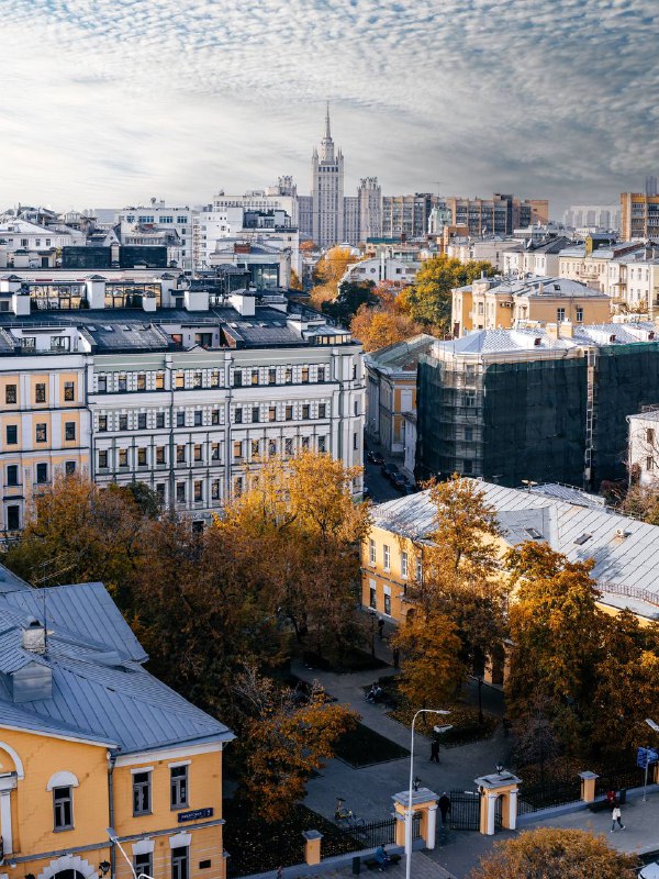 Завершающая стадия строительства элитного проекта 'Никитский 6' в Москве