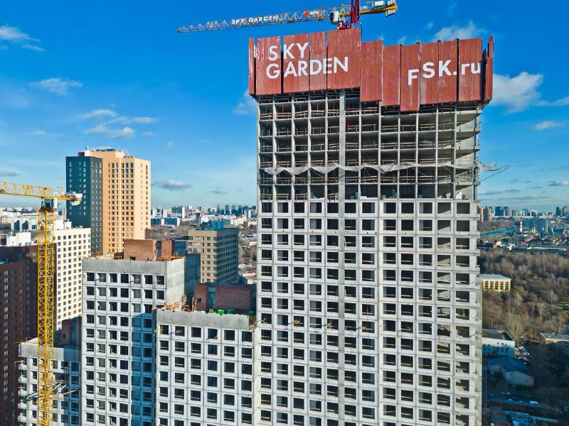 Строительство жилого комплекса Sky Garden от ГК ФСК активно продолжается
