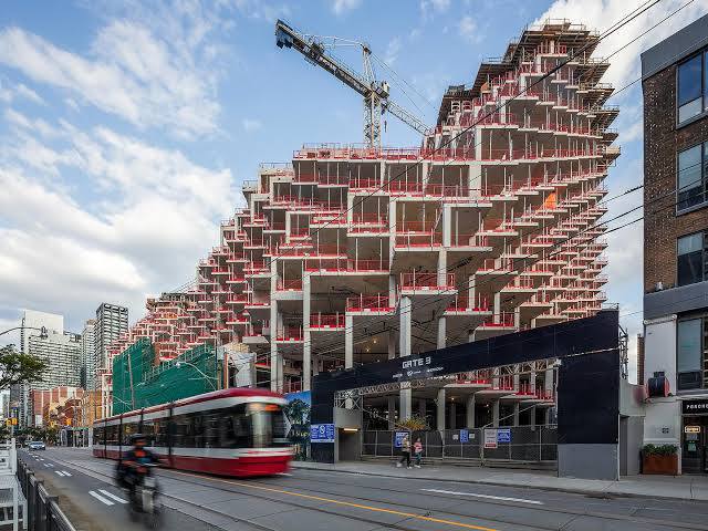 Новаторский жилой комплекс KING Toronto: архитектурное переосмысление городской среды