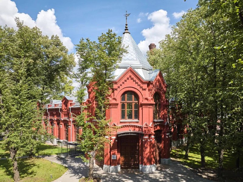 Группа «Эталон» реализовала продажу офисных зданий комплекса «Серебряный фонтан» и культурных объектов