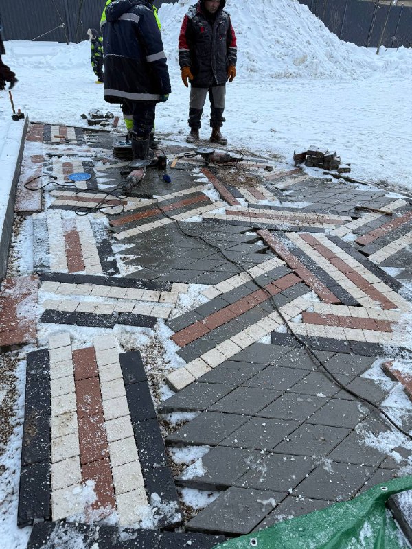 Жители ЖК «Невский» борются с непрофессиональным благоустройством зимой
