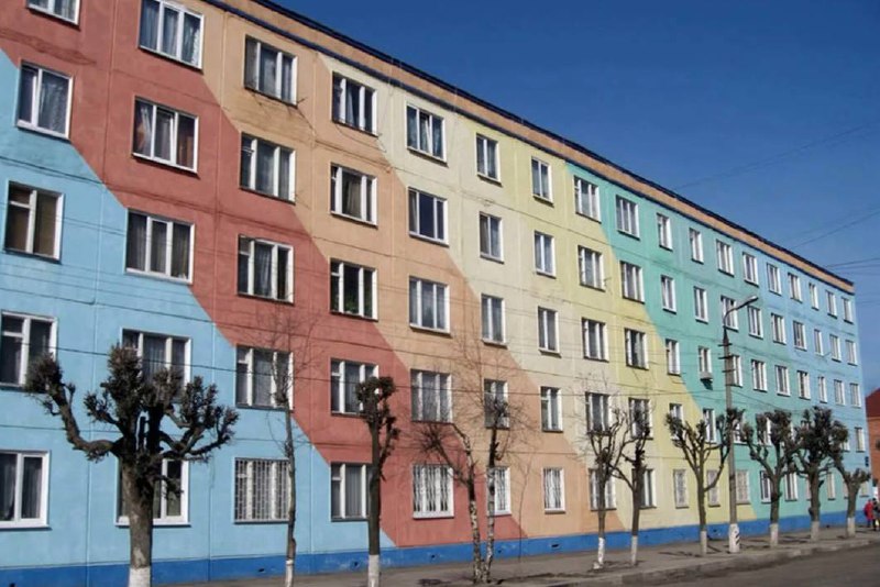 Инициатива по окраске советских домов в позитивные цвета для улучшения городской среды