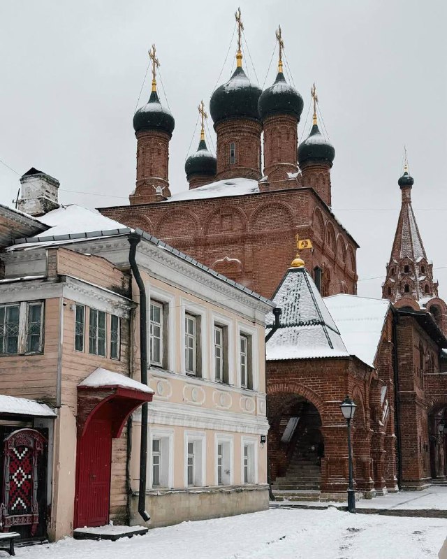 Крутицкое подворье: историческая жемчужина старой Москвы