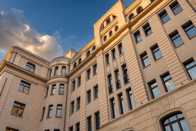 Sminex реконструировал фасады дома «Фон Дессин» на Чистых прудах