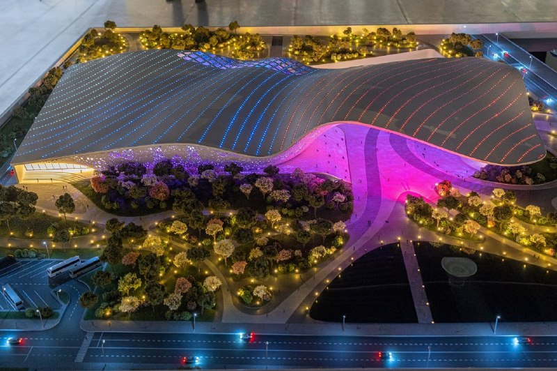 Самонесущая крыша площадью 60 тыс. кв. м для центра «Россия» в Москве