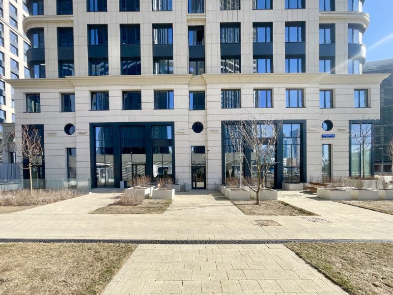 Аренда помещения 53 м² в ЖК «Событие» — витрины, 20 кВт, под салон и барбершоп