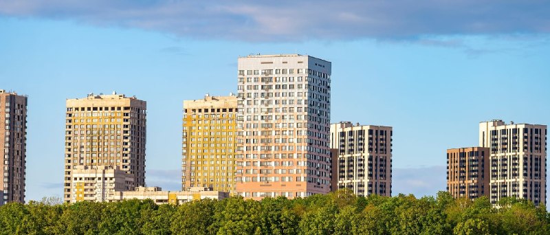 Цены на новостройки в России продолжают снижаться: динамика и прогноз