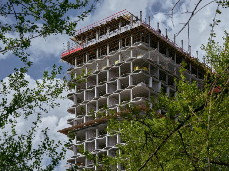 Ход строительства ЖК «МИРА»: монолит завершён, идут фасадные работы