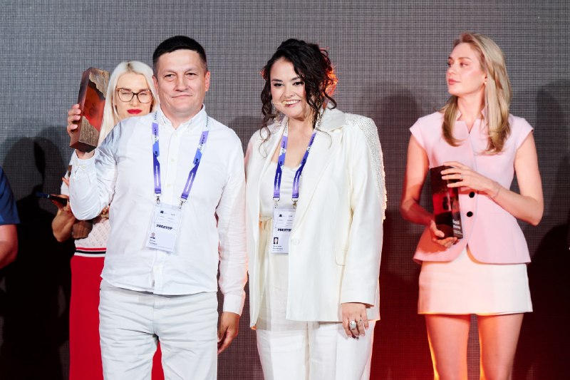 Награждение агентов на форуме недвижимости «Движение»