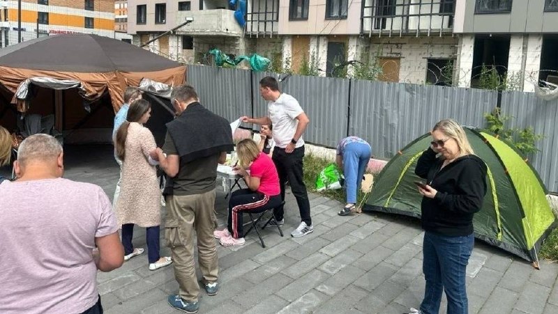 Обманутые дольщики ЖК «Светлый мир. Станция Л» живут в палатках из-за задержек строительства