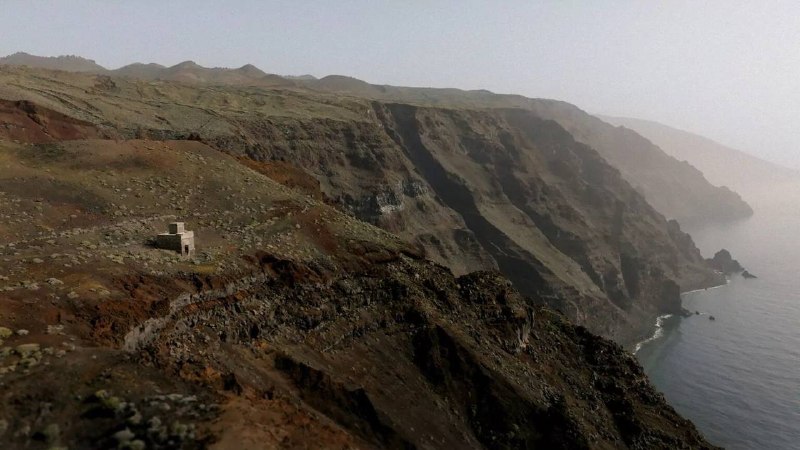 El Elevador на Эль-Йерро: аренда дома-перформанса без цифровых кнопок