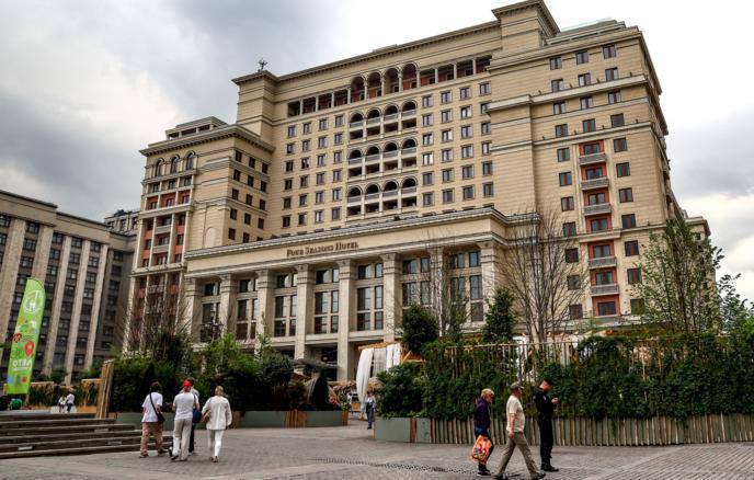 ВТБ требует взыскать более 109 млн евро через суд по апартаментам Four Seasons Hotel Moscow