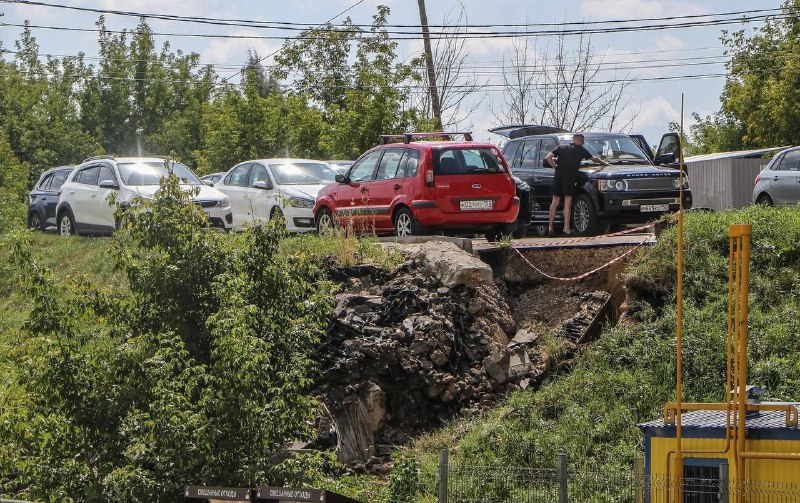 В ЖК «Красная поляна» в Нижнем Новгороде размывает склон между домами