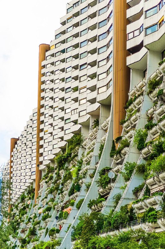 Wohnpark Alt-Erlaa: гуманная утопия ретрофутуризма в Вене