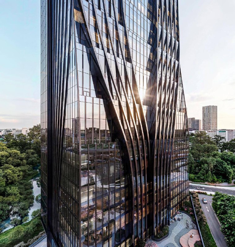Как девелоперы меняют офисный рынок Москвы: конкуренция и новые форматы