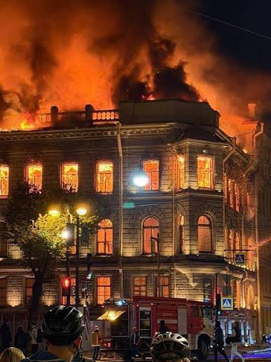 Пожар в особняке Миллера на Исаакиевской площади: что известно о ущербе и восстановлении