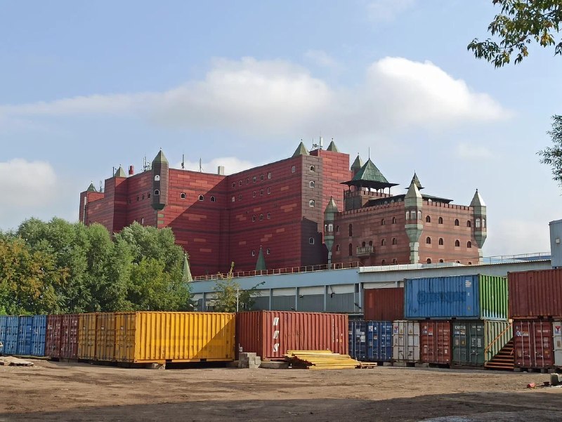 Завод-замок в Москве: как «Морской замок» превратил промзону в архитектурную сказку Завод-замок в Москве: как «Морской замок» превратил промзону в архитектурную сказку